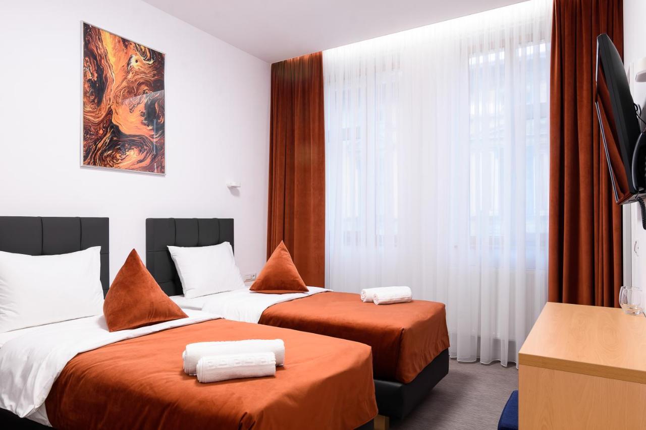 Hotel Urban Baia Mare Luaran gambar
